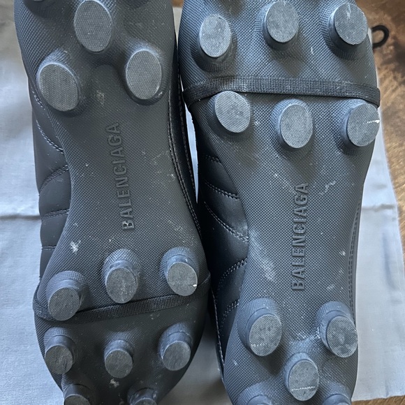 Balenciaga
Soccer Cleats Athletic Sneakers Men's 42/8.5 but fit more like 10 US - Picture 4 of 8